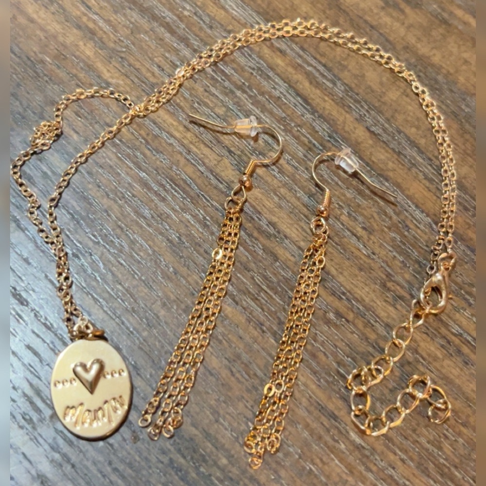 Gold Heart Pendant Necklace and Earring Set
